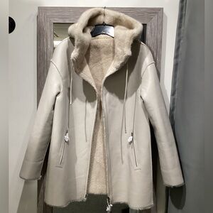 NWT Reversible Faux Fur & Faux Leather With Hood Coat Jacket. Size XL